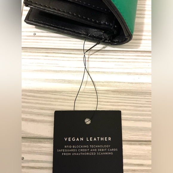 Green Nova Card Case RFID Technology Wallet - Picture 3 of 8